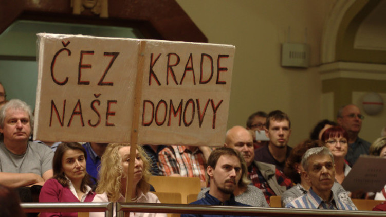 ANO a ČSSD hodily nájemníky písnického sídliště přes palubu