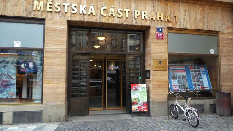 Prahou 1 zmítá zrada na voličích od tří koaličních zastupitelů z My co tady žijeme