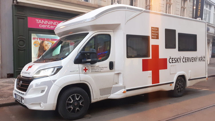 Ráno vyjel do pražských domovů pro seniory první mobilní očkovací tým