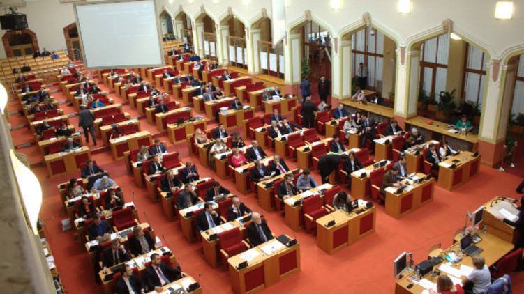 Piráti nehlasovali pro novou Radu hl. m. Prahy.