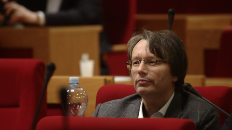 Hulinského člověk zvolen šéfem finančního výboru