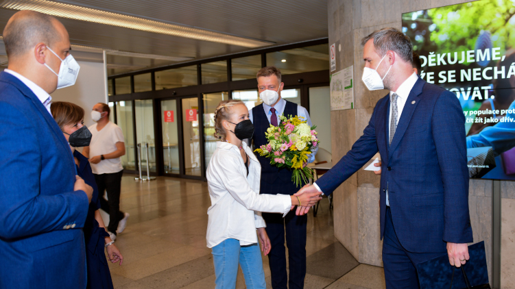 V Metropolitním očkovacím centru již bylo plně naočkováno 100 tisíc klientů