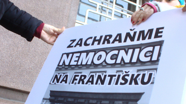 Vyzýváme Prahu 1, aby zrušila koncesi na Nemocnici na Františku.